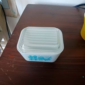 Pyrex Baking /Serving Dish
